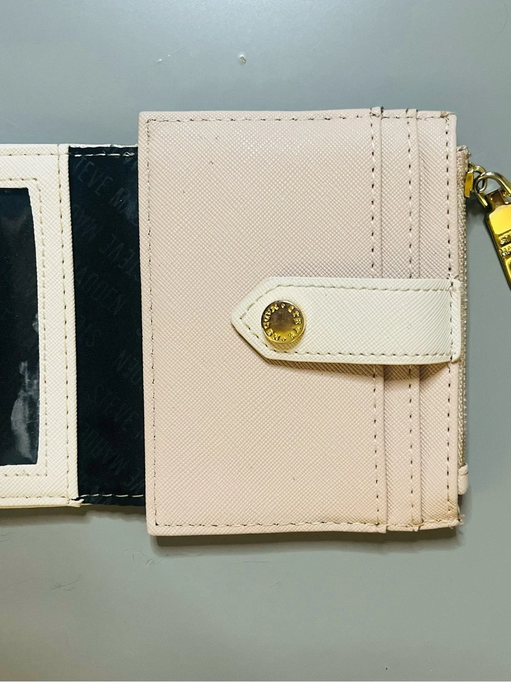 Steve Madden Small Bifold Wallet Blush Pink Saffiano Snap Closure GUC